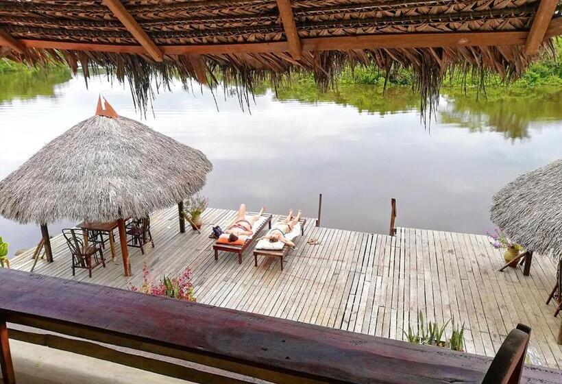 Hotel Amazon Oasis Floating Lodge