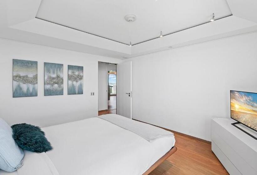 Oceanview Private Condo At The Setai  1705