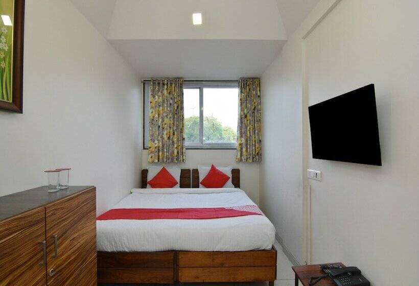 Oyo 22827 Hotel Prafulla