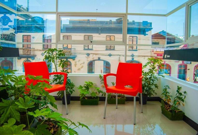 Pension Hostal Lecher