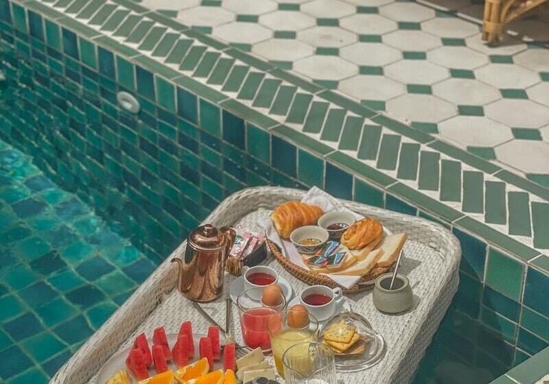 تختخواب و صبحانه The Mansion Hoi An By Minova