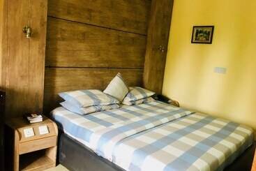 Mignonette Hotel & Suites