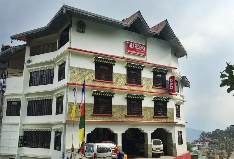 هتل Oyo 16637 Tiara Regency