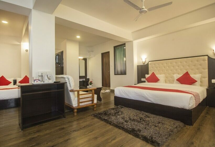 هتل Oyo 16637 Tiara Regency