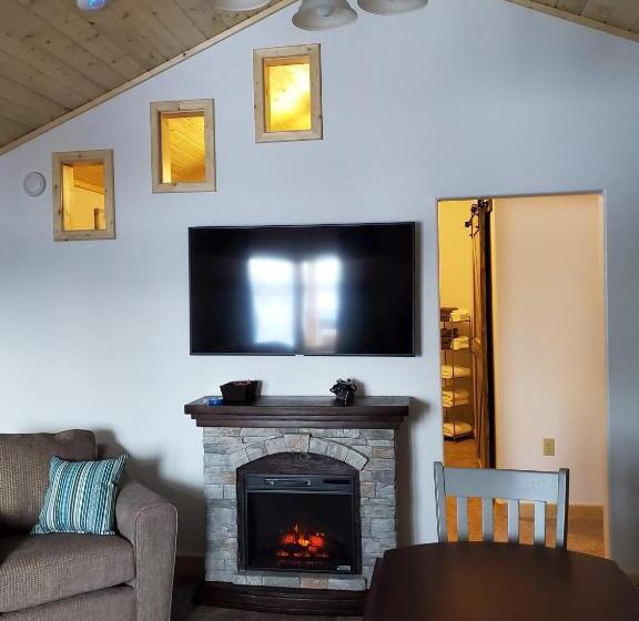 فندق Alaska Country Inn