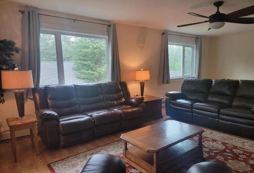 فندق Alaska Country Inn