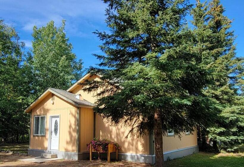 هتل Alaska Country Inn