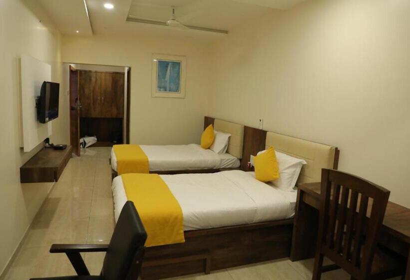 هتل Balaji Palace