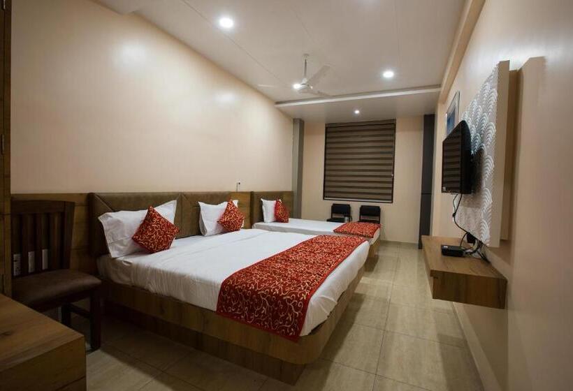هتل Balaji Palace