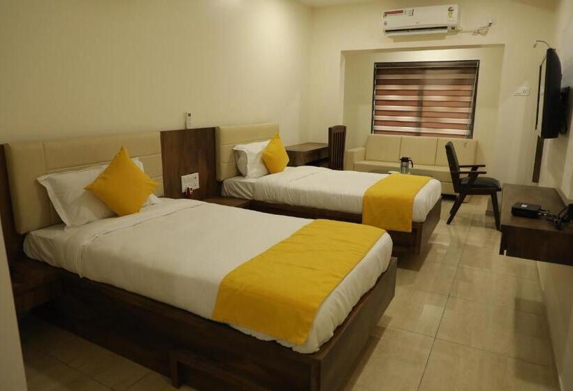 هتل Balaji Palace