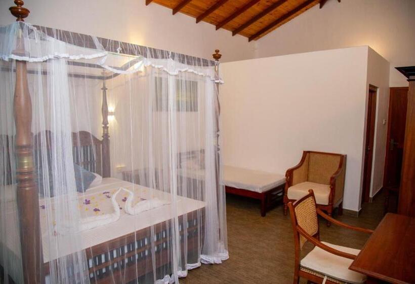 تختخواب و صبحانه Laluna Eco Resort Pvt Ltd