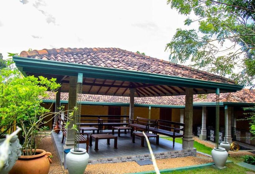 تختخواب و صبحانه Laluna Eco Resort Pvt Ltd