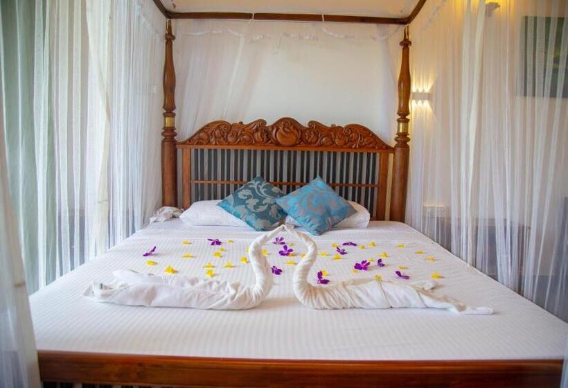 تختخواب و صبحانه Laluna Eco Resort Pvt Ltd