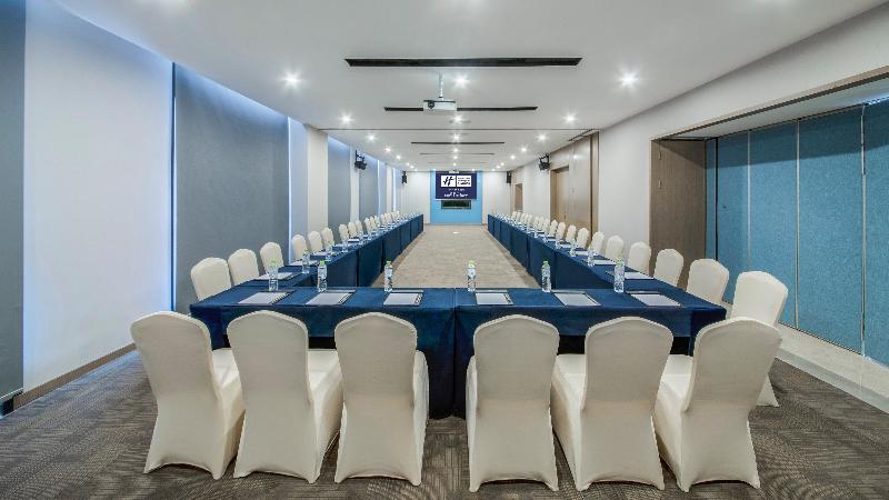 هتل Holiday Inn Express   Xichang City Center, An Ihg