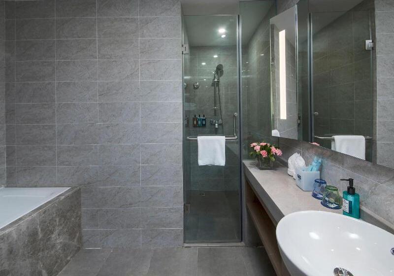 هتل Holiday Inn Express   Xichang City Center, An Ihg