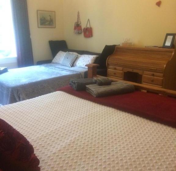 تختخواب و صبحانه Annandale Manor