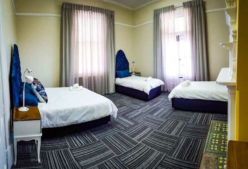 Island Vibe Port Elizabeth Hostel