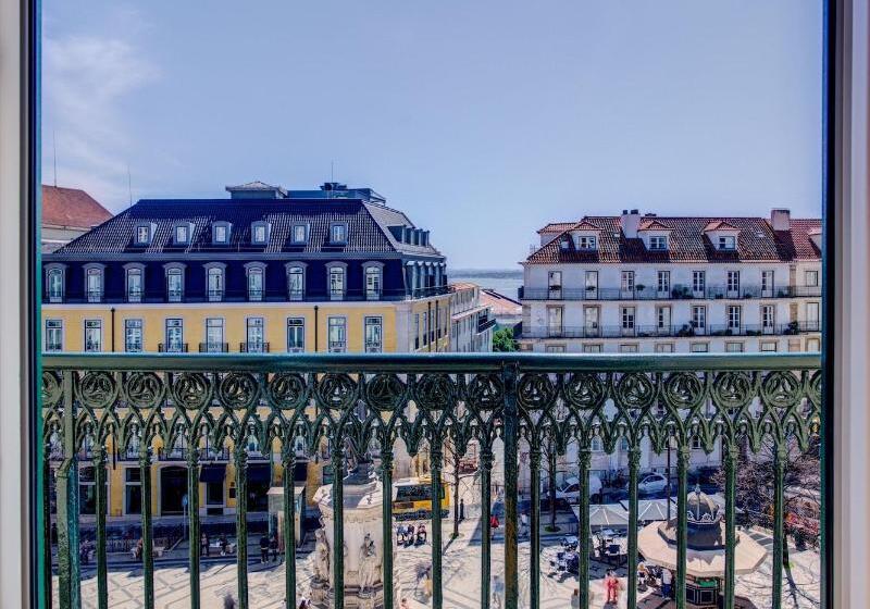 تختخواب و صبحانه Solar Dos Poetas