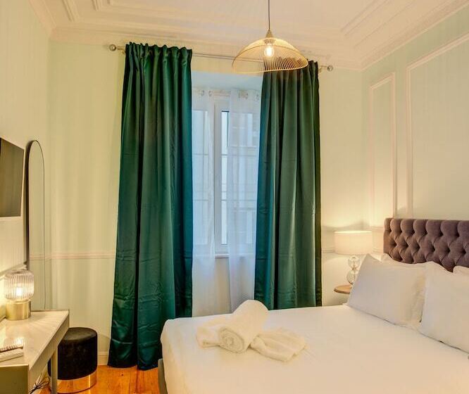 تختخواب و صبحانه Solar Dos Poetas