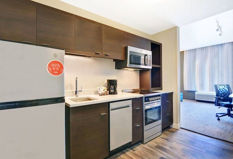 هتل Towneplace Suites By Marriott Jackson Airport / Flowood