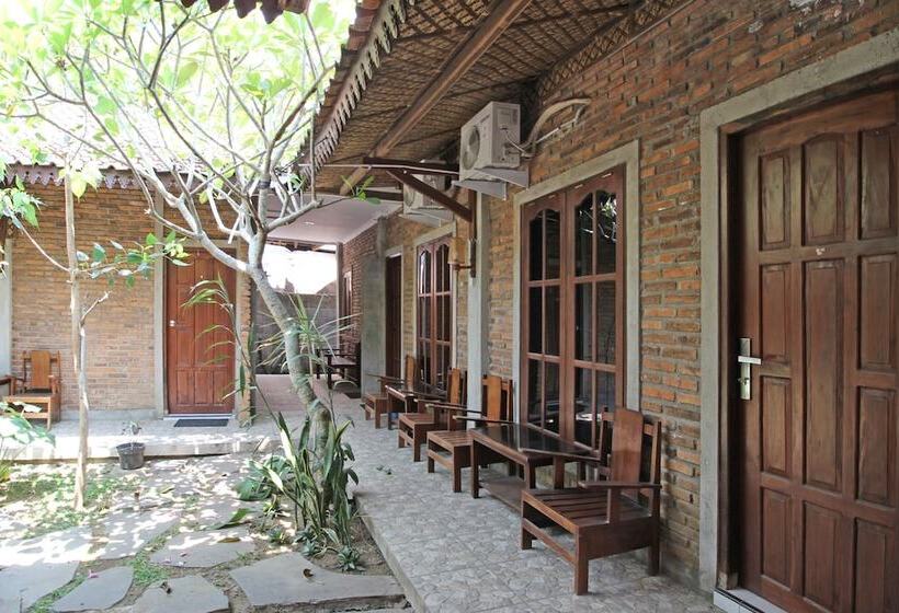 Пансион Reddoorz Near Borobudur Temple 2