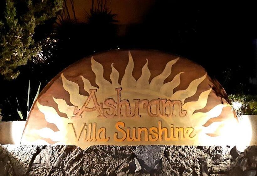 تختخواب و صبحانه Ashram Villa Sunshine
