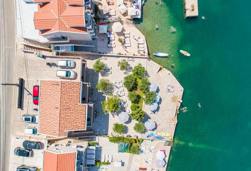 Apartments Edera