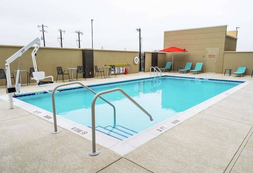 هتل Home2 Suites By Hilton San Antonio At The Rim