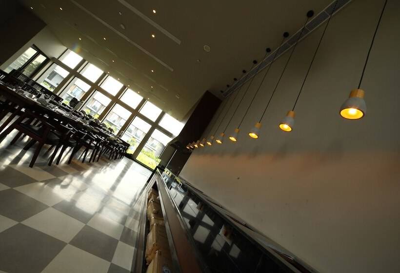 בית מלון כפרי The Amaya Resort Kolkata Nh6