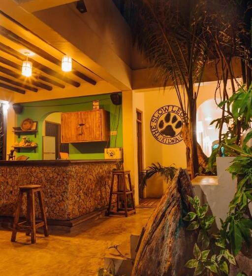 هاستل The Slow Leopard Kilwa