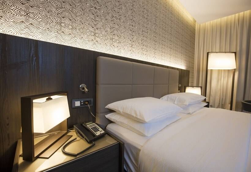 هتل Doubletree By Hilton Pointenoire