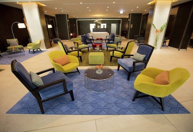 هتل Doubletree By Hilton Pointenoire