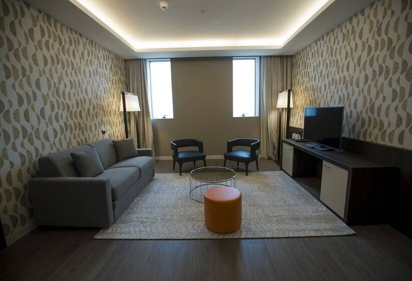 هتل Doubletree By Hilton Pointenoire