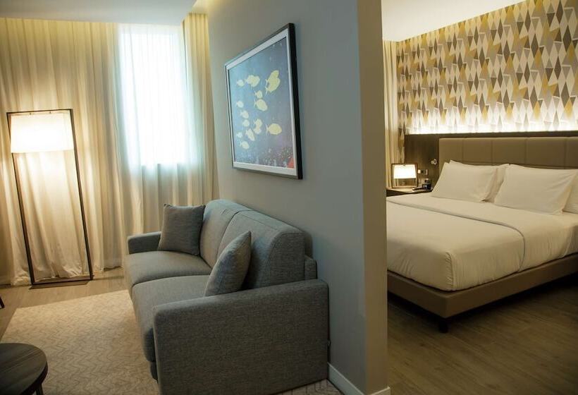 هتل Doubletree By Hilton Pointenoire