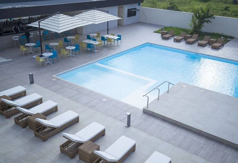 هتل Doubletree By Hilton Pointenoire