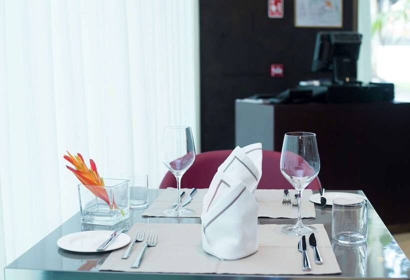 هتل Doubletree By Hilton Pointenoire