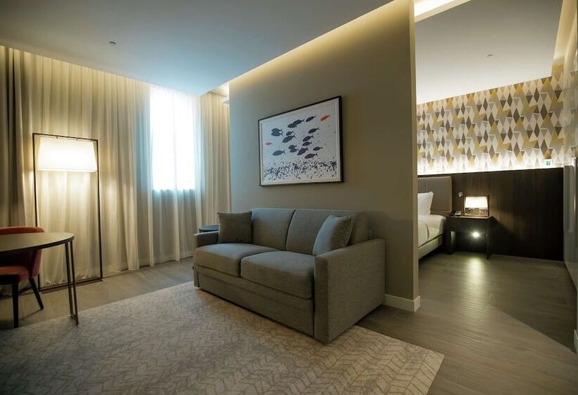 هتل Doubletree By Hilton Pointenoire