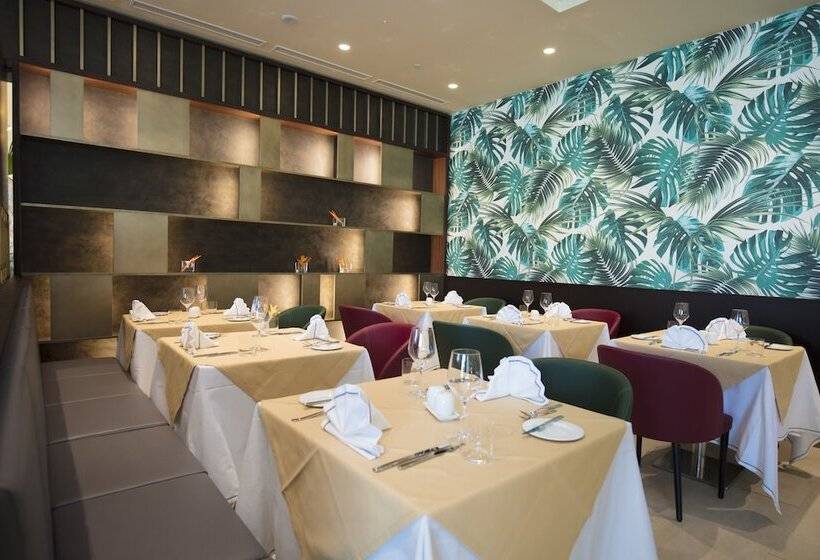 هتل Doubletree By Hilton Pointenoire