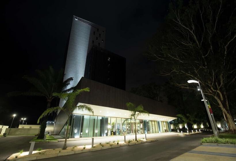 هتل Doubletree By Hilton Pointenoire