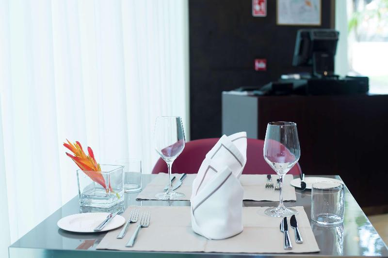 هتل Doubletree By Hilton Pointenoire