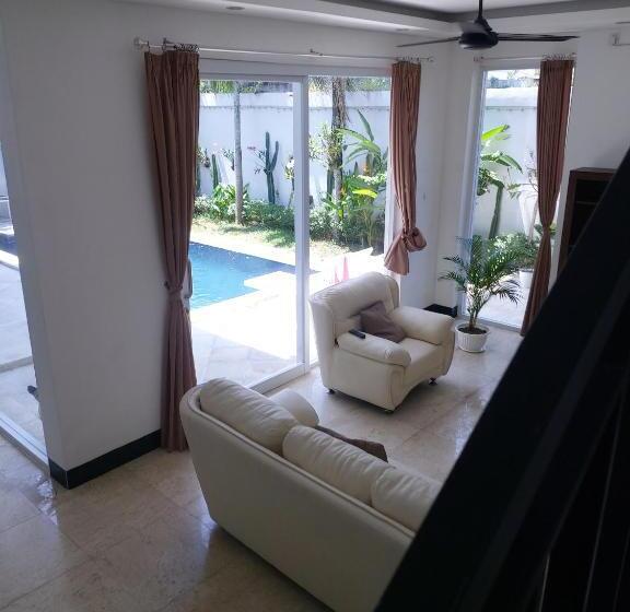 Margarita Surf Hostel Canggu