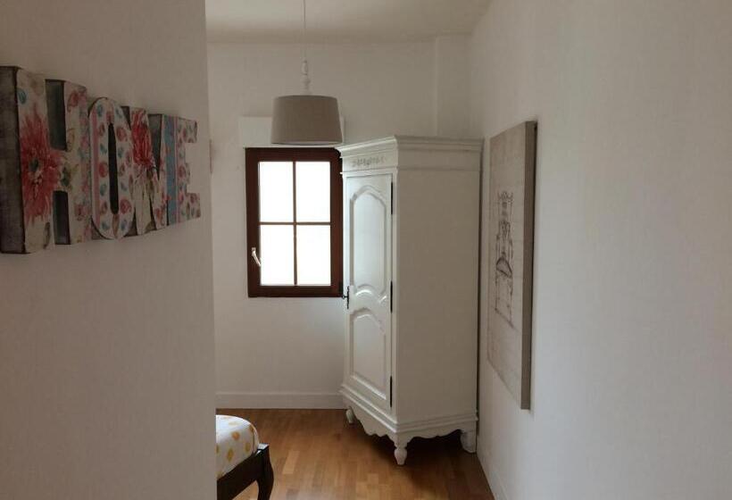 تختخواب و صبحانه La Villa Bolero