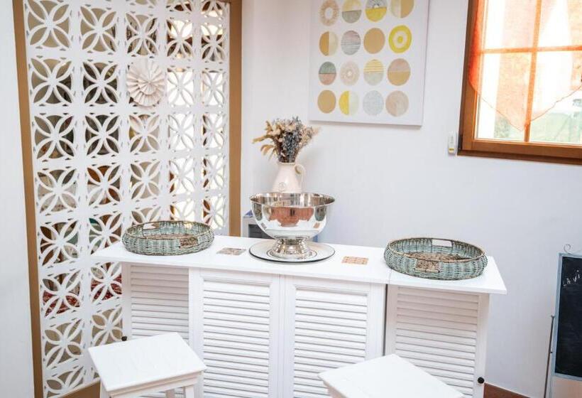 تختخواب و صبحانه La Villa Bolero