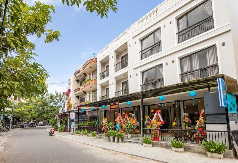 هتل Backhome Hostel & Bar