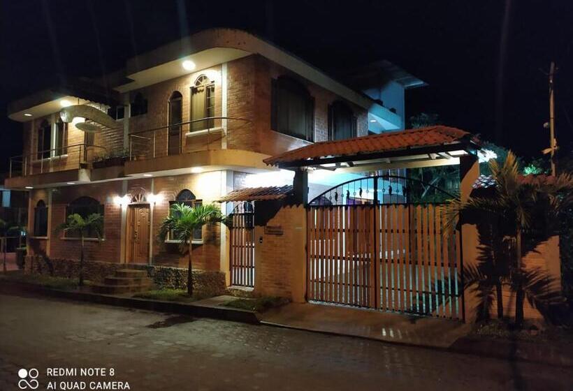 هاستل Hostal El Eden De Mindo