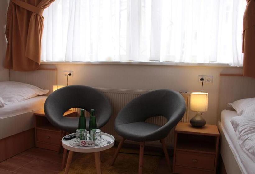 هاستل Penzion U Pidly