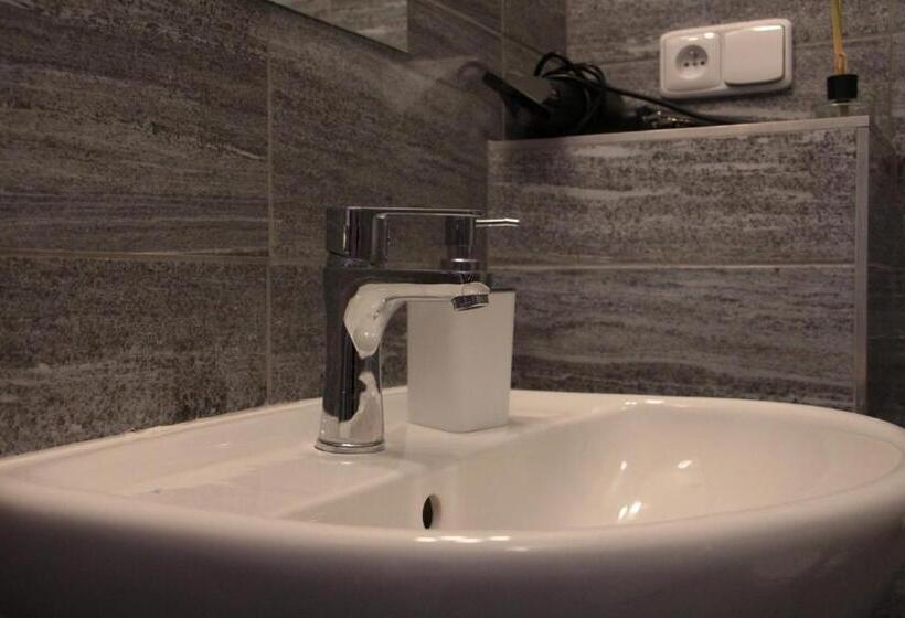 هاستل Penzion U Pidly