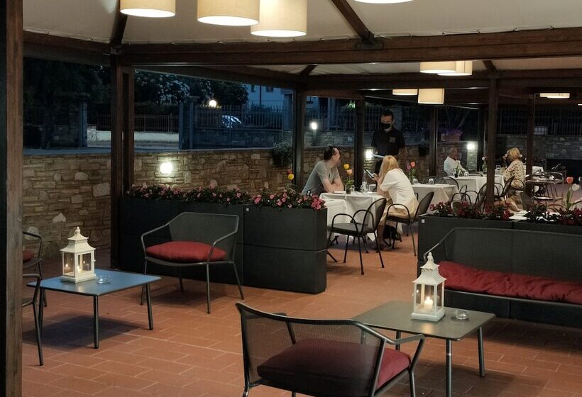 فندق Locanda Giustini