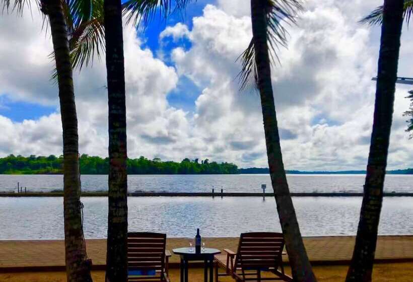 هتل Overbridge River Resort