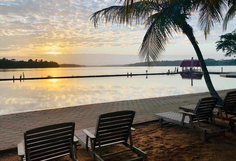 هتل Overbridge River Resort